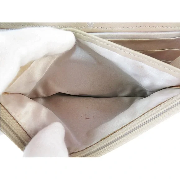 CHANEL Beige Crossbody Bag with Chain Strap - Picture 11 of 16